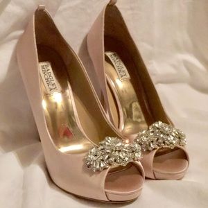 Badgley Mischka peep toe pumps
